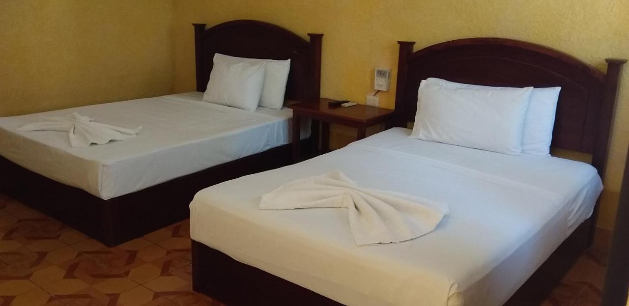 Hotel Yaakunah เอสการ์เซกา ภายนอก รูปภาพ