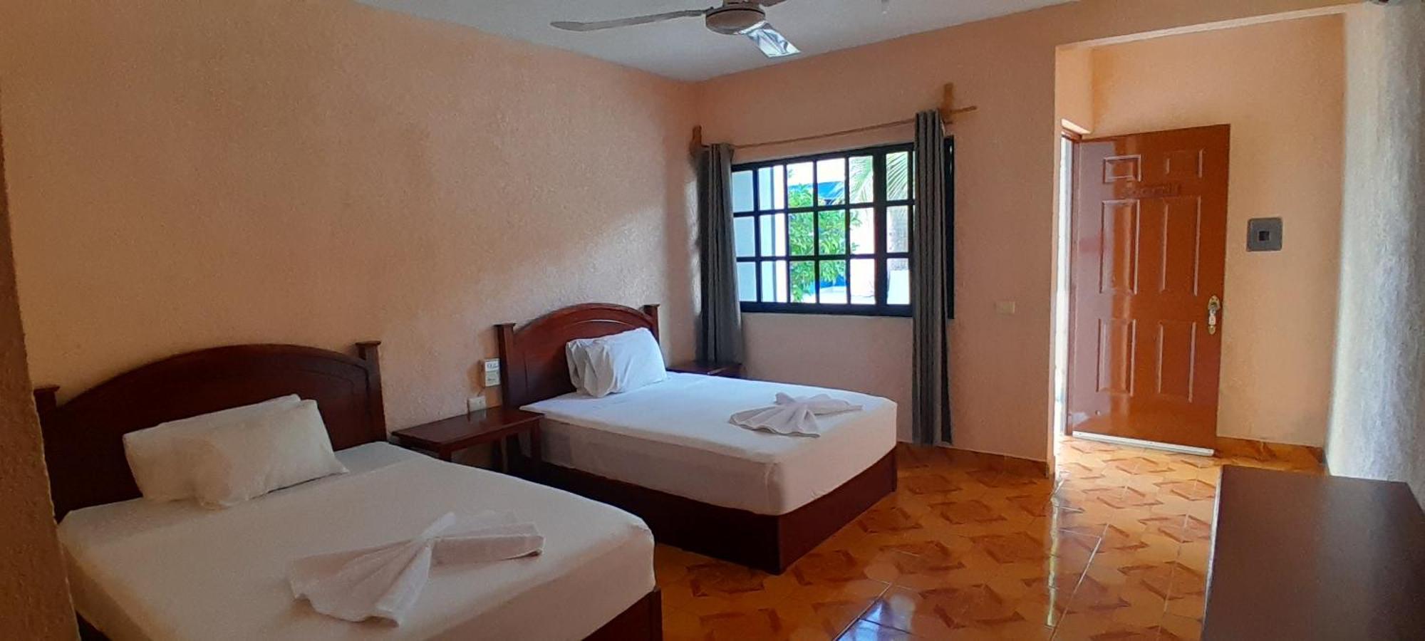 Hotel Yaakunah เอสการ์เซกา ภายนอก รูปภาพ